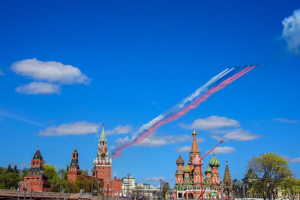 Погода в Москве или Санкт-Петербурге на майские праздники: где будет лучше и когда ждать тепла
