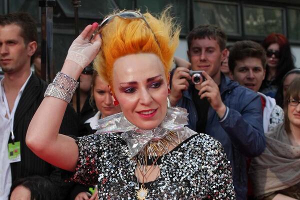 Губища расползлись: перекроившая себя Агузарова показала вблизи лицо