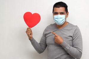 Иммунолог: грипп может привести к инфаркту или инсульту