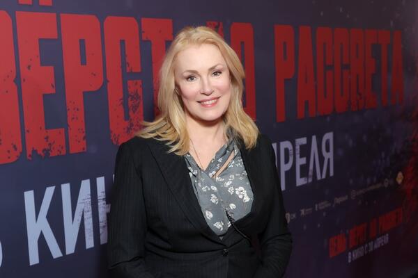 Ставший отцом-одиночкой сын Марии Шукшиной вышел в свет с матерью