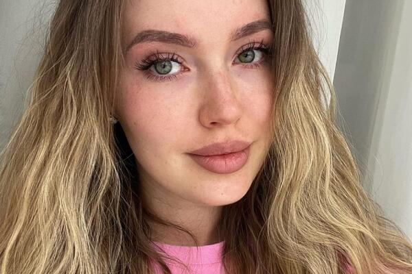 «Я будто родила»: Костенко вышла на связь после операции