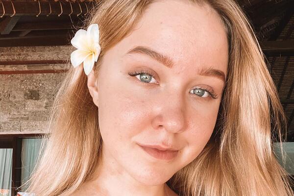 18-летняя блогер Настя Тропицель  трагически погибла на Бали