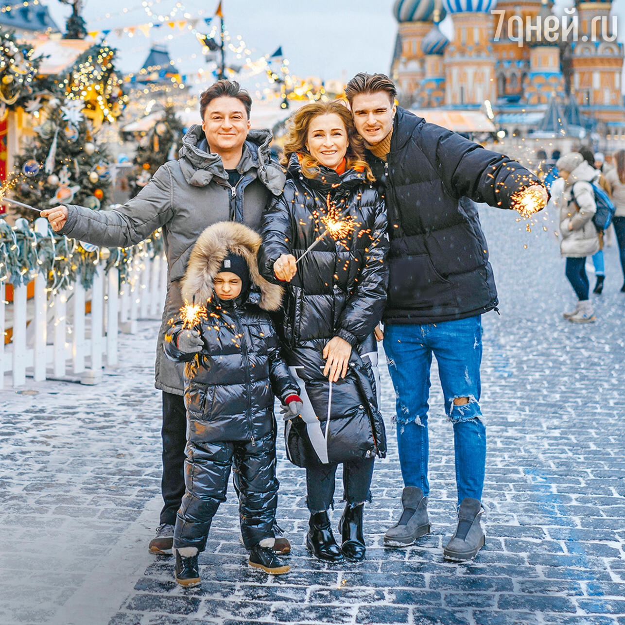 Екатерина Стулова с сыновьями 