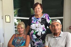 Игорь Крутой показал редкое видео с 92-летней мамой: с новой прической и ухажером