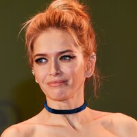 «Как у обычной бабы — пузо!» Брежнева выставила все несовершенства фигуры напоказ «Как у обычной бабы — пузо!» Брежнева выставила все несовершенства фигуры напоказ