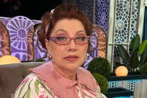 Сябитова без прикрас показала будни бабушки двоих внуков