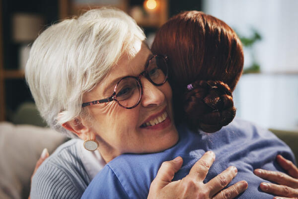 «После всего, что мы для тебя сделали...»: как отвечать на манипуляции родителей и отстаивать свои границы