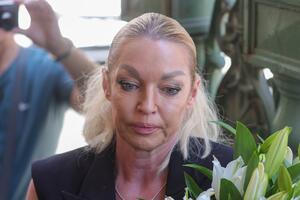 Волочкова закатила истерику на похоронах Григоровича — бросалась на гроб