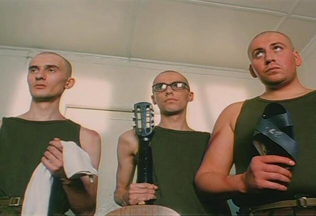 «ДМБ»: в чем секрет главной армейской комедии российского кино?