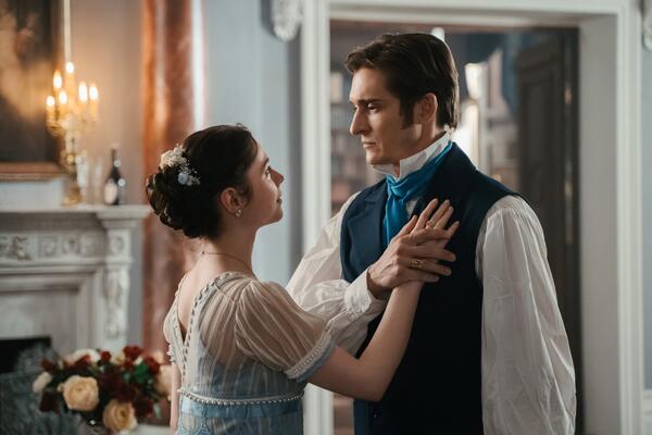 Премьера в октябре: новые кадры второго сезона сериала «История его служанки»