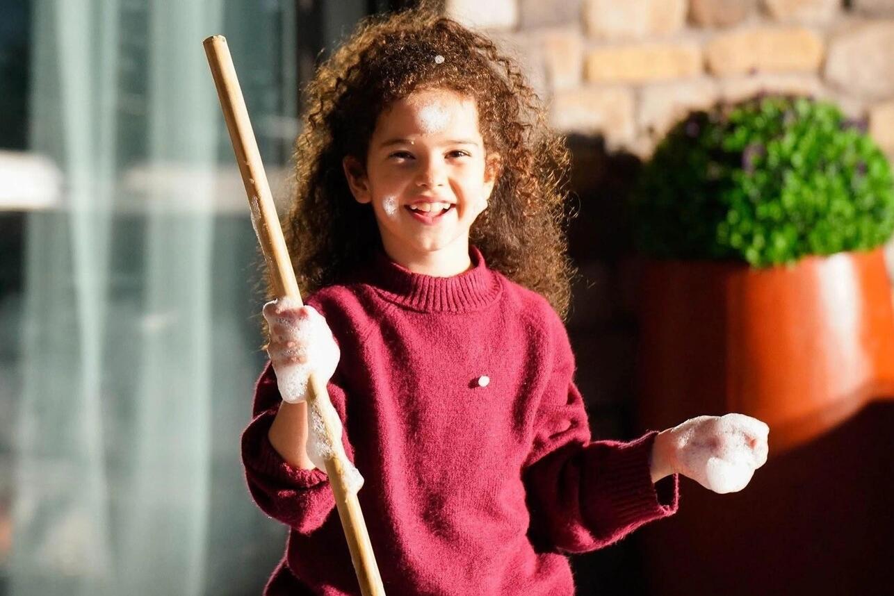 кадр из сериала «Розы и грехи», 2025 фото