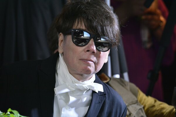 Борющийся с раком Юдашкин срочно избавляется от недвижимости в США