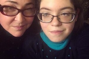 «У моей мамы не было выхода»: Лолита о воспитании своей дочери
