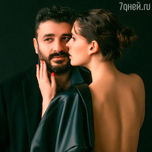 «Конечно, с каждым днем я становлюсь больше, живот стремительно растет. За пять месяцев набрала пять килограммов. Но Сарик делает мне комплименты каждый день» С Сариком Андреасяном