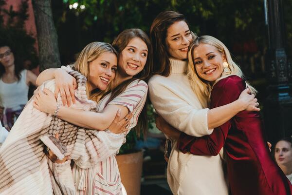 Талызина, Александрова, Бикович: объявлен полный актерский состав сериала «Москва слезам не верит»