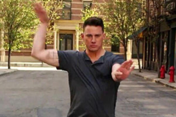 Ченнинг Татум учит танцевать за 30 секунд