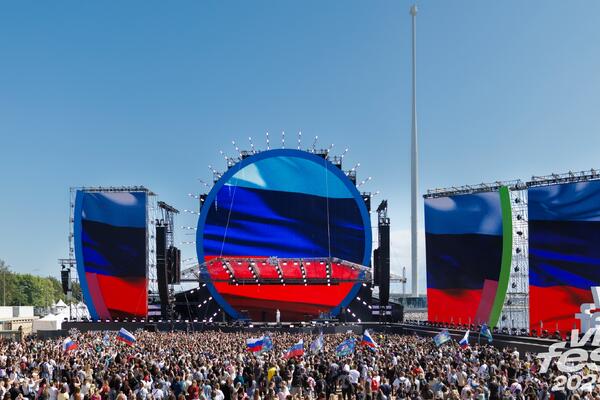 Бузова и Шаляпин на одной сцене: VK Fest собрал главный скандальный состав года
