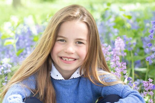 Стало известно, что родители подарили принцессе Шарлотте на день рождения  