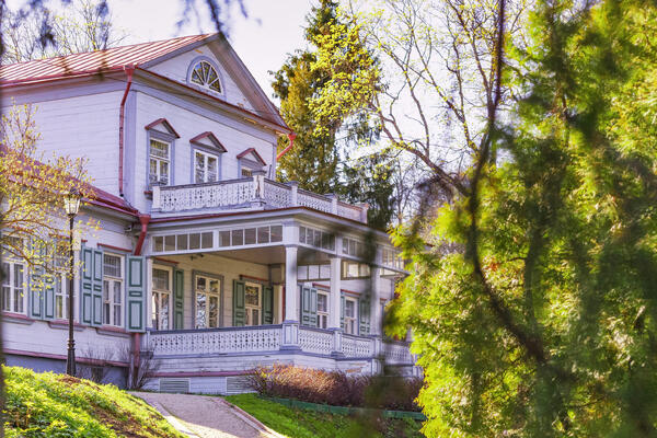 Где встречать весну? Топ-7 эко-отелей в Московской области для полной перезагрузки