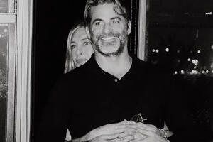 Счастлива наконец: бойфренд Дженнифер Энистон публично признался ей в любви Счастлива наконец: бойфренд Дженнифер Энистон публично признался ей в любви