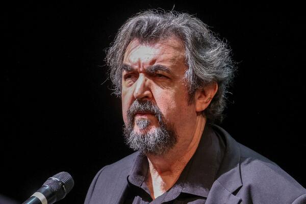 Поредевшая борода и парик: как выглядел Золотовицкий во время лечения от рака