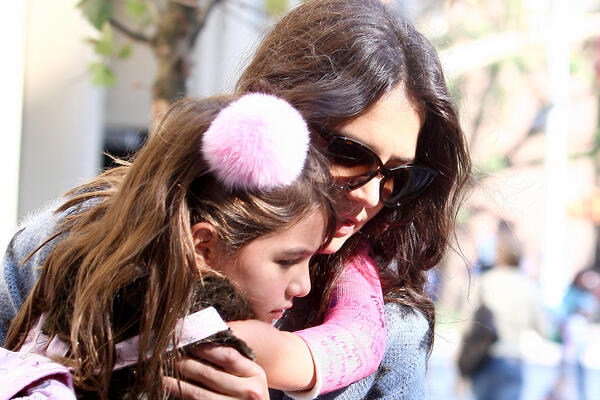 Кэти Холмс собирается в суд