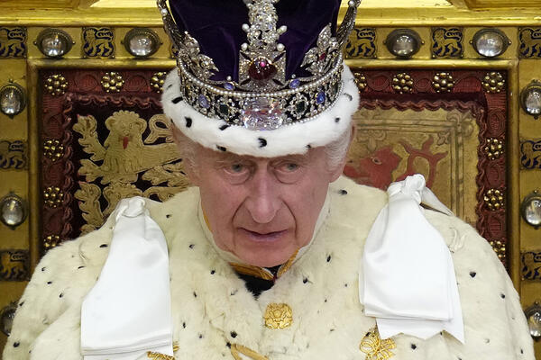 Нашли опухоль: Карл III отказался от исполнения королевских обязанностей