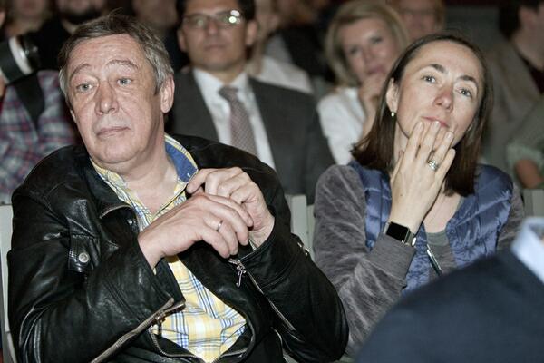 Близкие Ефремова отреагировали на новость о его разводе с Кругликовой