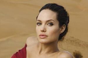 Папарацци засняли в Мексике окровавленную Анджелину Джоли