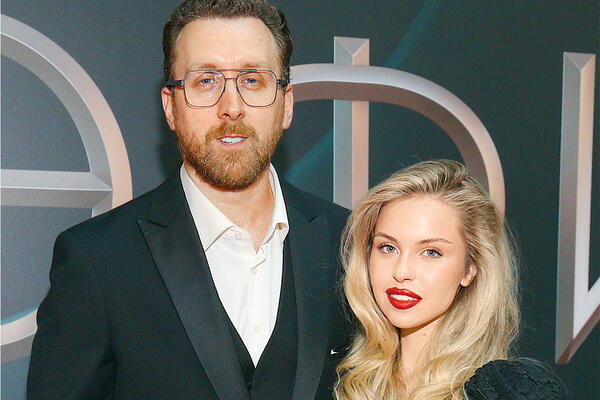 Якушев женился