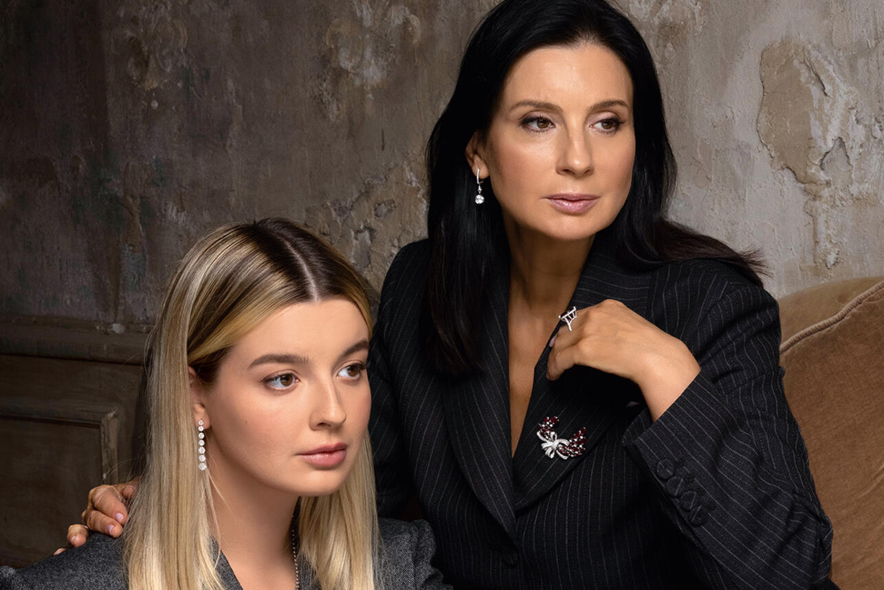 Азиялық әйелдердің кең жамбастары мен үлкен бөкселері