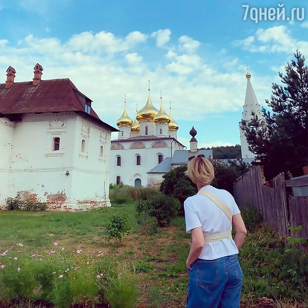 Меньшова в отпуске фото