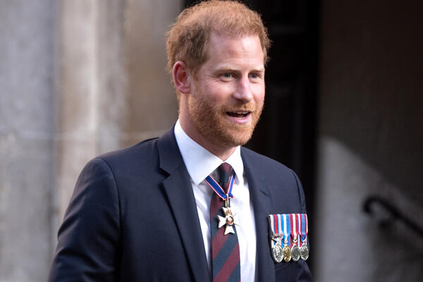 Спасение пришло откуда не ждали: принц Гарри получит неожиданно щедрую помощь  