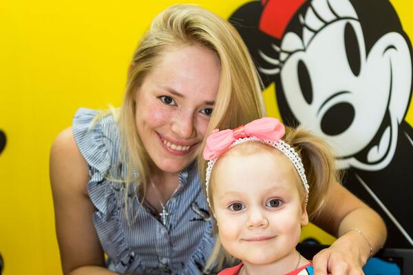 Зоя Бербер вывела в свет трехлетнюю дочь