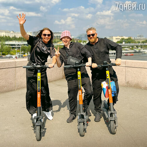 С родителями Натальей и Романом Новиковыми