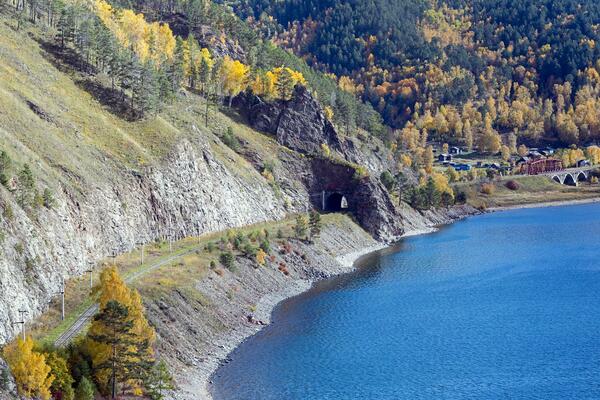 «Схватила документы и побежала на улицу»: на Байкале произошло землетрясение
