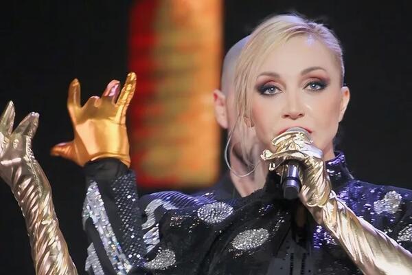 Воинственно настроенная Орбакайте вышла на связь во время американских гастролей