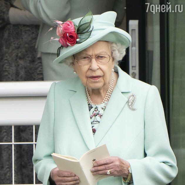 Елизавета II - фото