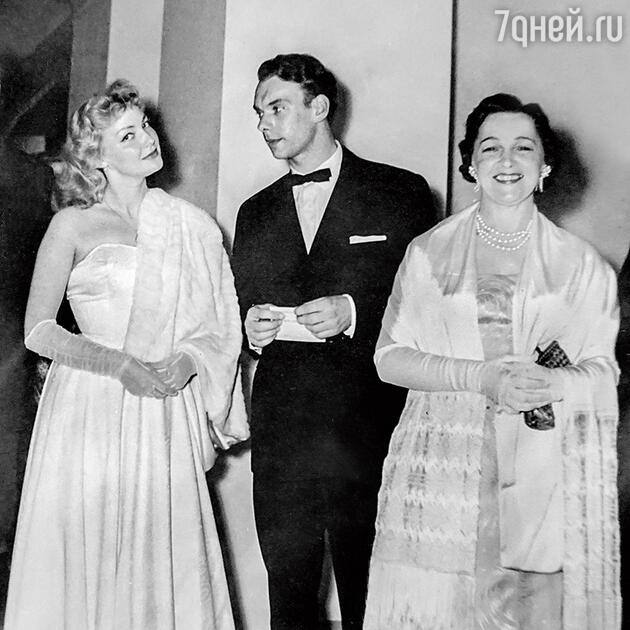Ирина Скобцева с Алексеем Баталовым и Верой Марецкой Ирина Скобцева с Алексеем Баталовым и Верой Марецкой