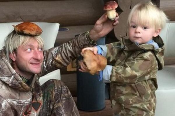 Яна Рудковская с семьей оригинально встретили осень 