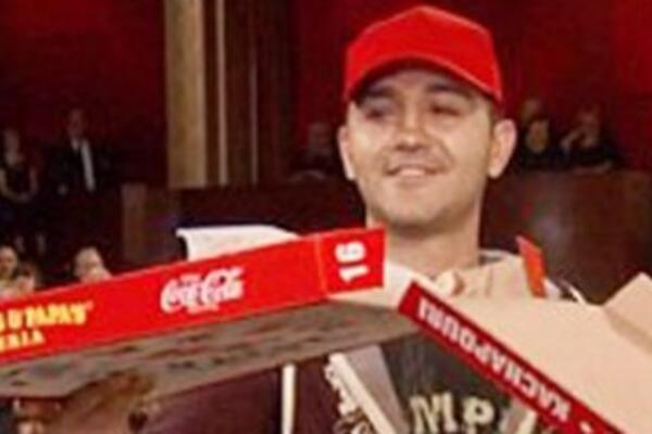 Парень из России накормил голливудских звезд пиццей