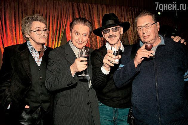 Вениамин Смехов с Игорем Старыгиным, Михаилом Боярским и Валентином Смирнитским Вениамин Смехов с Игорем Старыгиным, Михаилом Боярским и Валентином Смирнитским