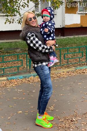 Лера Кудрявцева с дочкой