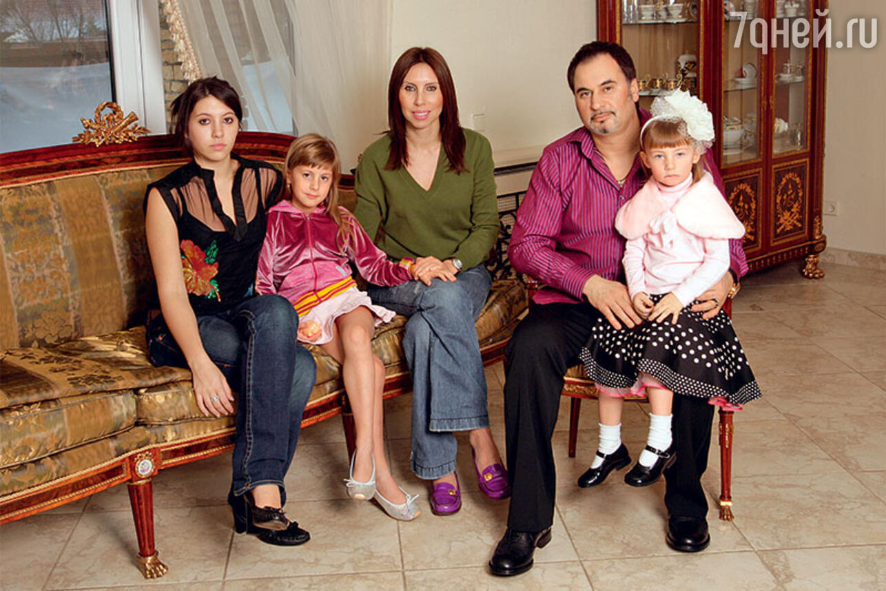 Валерий Меладзе с бывшей женой Ириной и дочерьми Ингой, Соней и Ариной