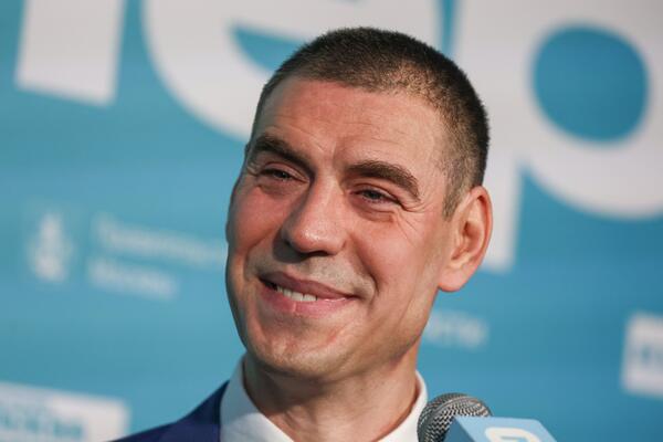 «Жеманство с примесью придурковатости»: Дюжеву припомнили скандал в аэропорту