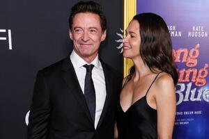 Решились наконец: Хью Джекман и его любимая дебютировали как пара на красной дорожке 