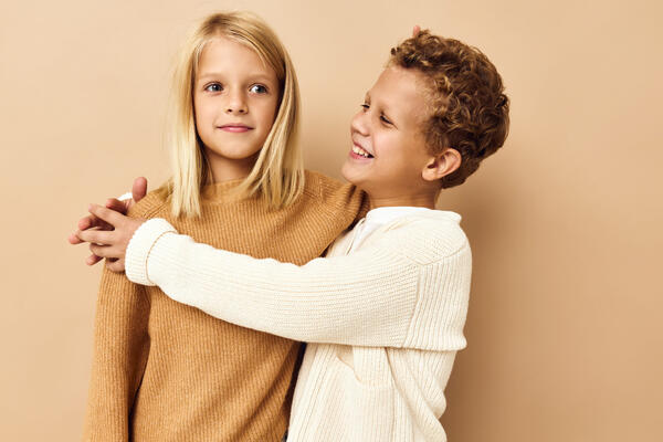 26 апреля — День «Обними друга»: 5 игр на командообразование