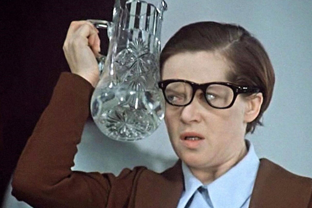 кадр из фильма «Служебный роман», 1977 фото