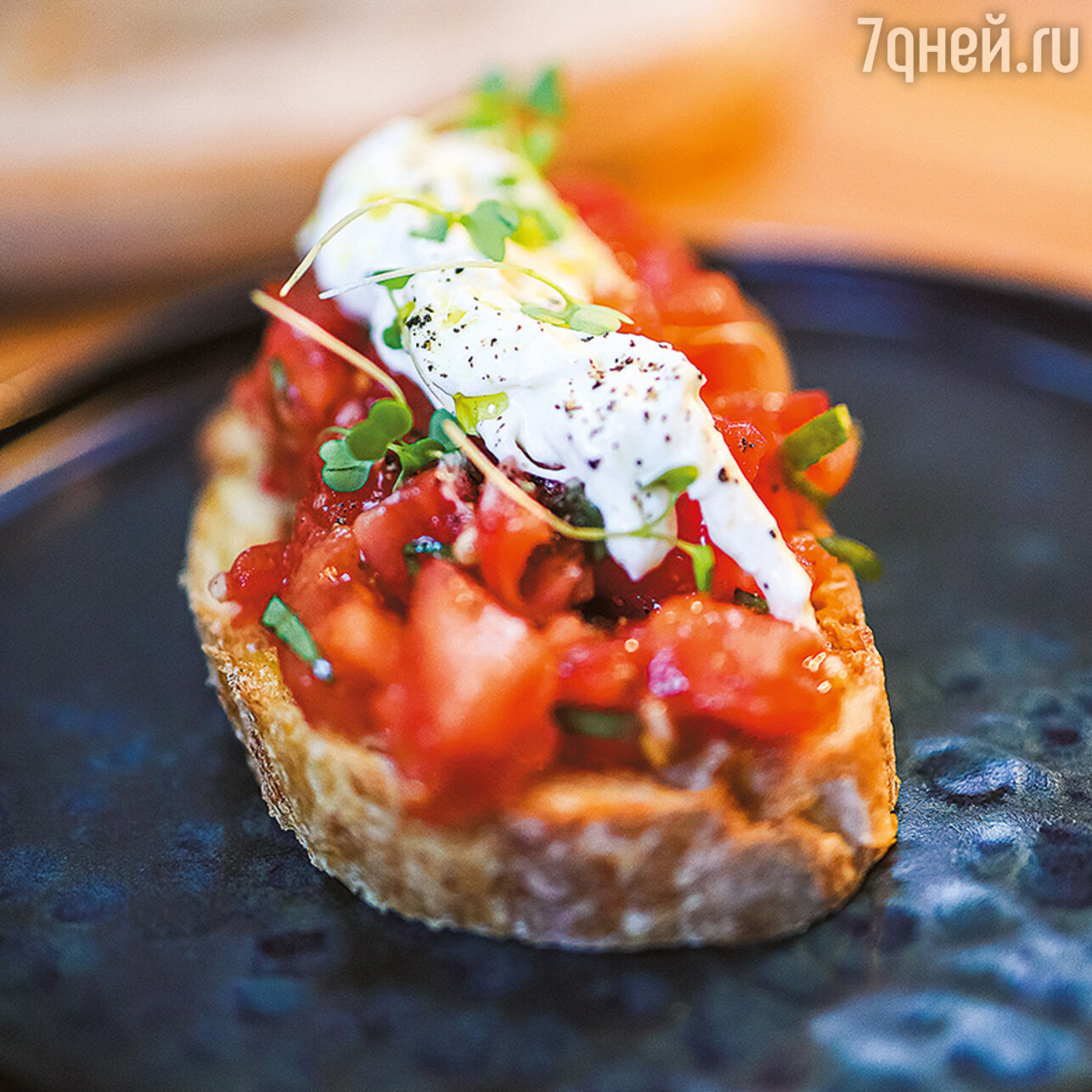 Брускетта с помидорами и страчателлой: пошаговый рецепт c фото
