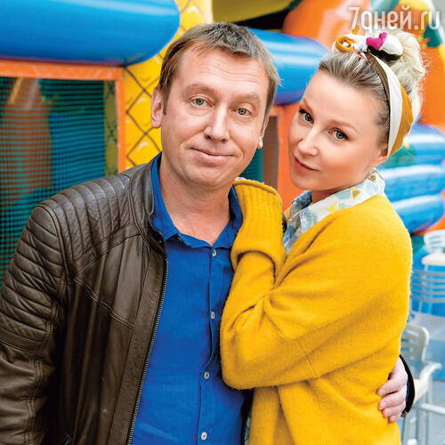 Ольга Медынич и Михаил Трухин в сериале «Погнали», 2019 год